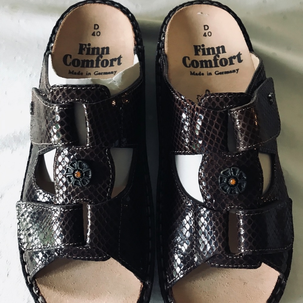Finn Comfort Paytatta in Cappuccino. US 9. EU 40